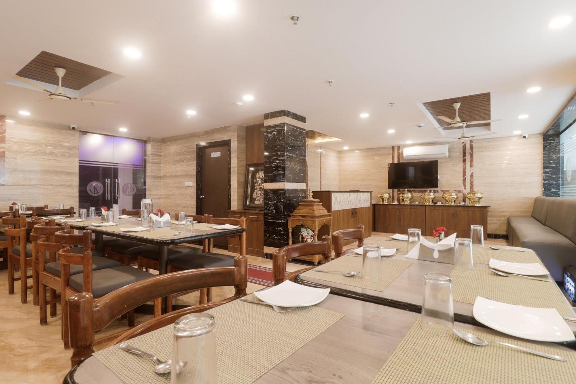 Hotel Townhouse Dj Grand Tirupati Exterior foto